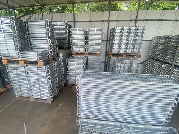 信和製足場材